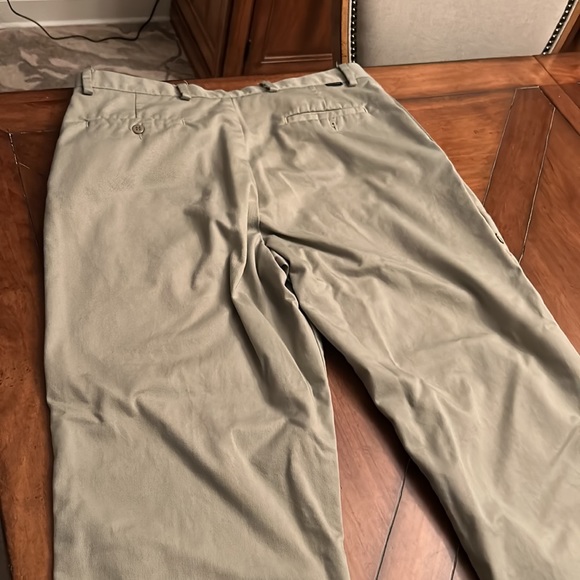 Dockers Khakis 36 X 32 - Picture 6 of 6